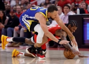 爱游戏网页版-猛龙逆转公牛，库里带队取胜