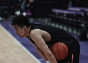 爱游戏官方入口-雄鹿险胜辽宁队，郭艾伦高光表现