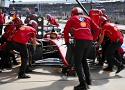 AYXapp下载-雷诺车队轻取索伯车队，诺里斯点燃赛场