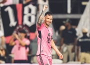 爱游戏体育官网-世界足球巨星：伤愈复出，强势回归赛场