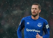 爱游戏APP-爱德华兹单骑救主，深圳队连续得分狂潮力压广东队