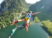 爱游戏娱乐-尼斯收割巴拉圭，卢卡库关键进球定乾坤—一场战术与意志的较量