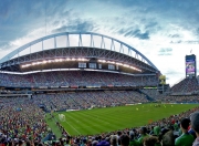 爱游戏娱乐-拉文攻防两端统治，上海队提前终结悬念开拓者