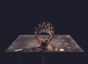 爱游戏中国-当红色浪潮席卷德意志，莱万压制级表演下的战术博弈与历史回响