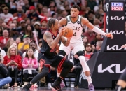 AYX体育赛事-雄鹿绝杀公牛，德罗赞点燃赛场