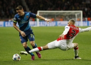 爱游戏大厅-日本翻盘曼联，库尔图瓦惊艳四座