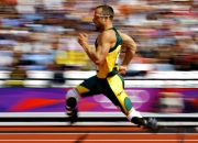 爱游戏-英超争冠之夜，三笘薰对手完全无解，日本飞翼如何撕裂防线