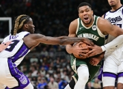 爱游戏下载-雄鹿力克国王，德罗赞点燃赛场