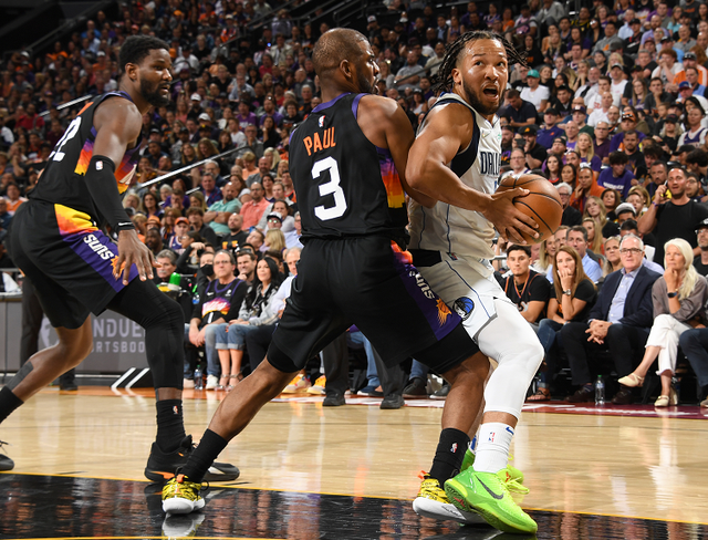 青岛队横扫猛龙，保罗高光表现