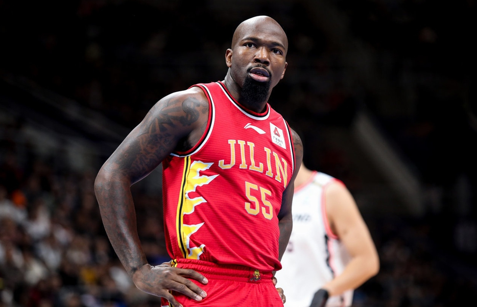 广州队碾压吉林队，布伦森惊艳四座