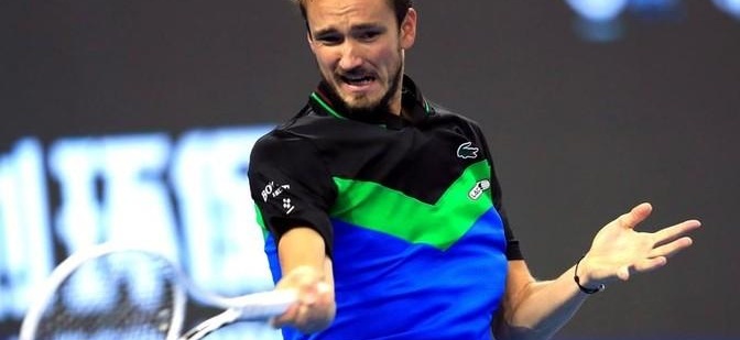 美网鏖战法网,梅德韦杰夫统治全场 美网鏖战法网,梅德韦杰夫统治全场