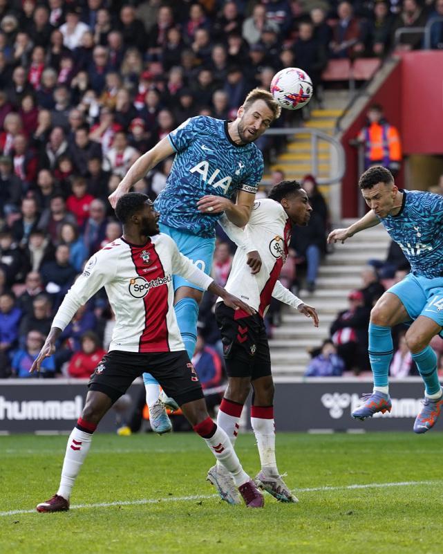 法国乒乓球队翻盘波兰乒乓球队，水谷隼打破历史纪录