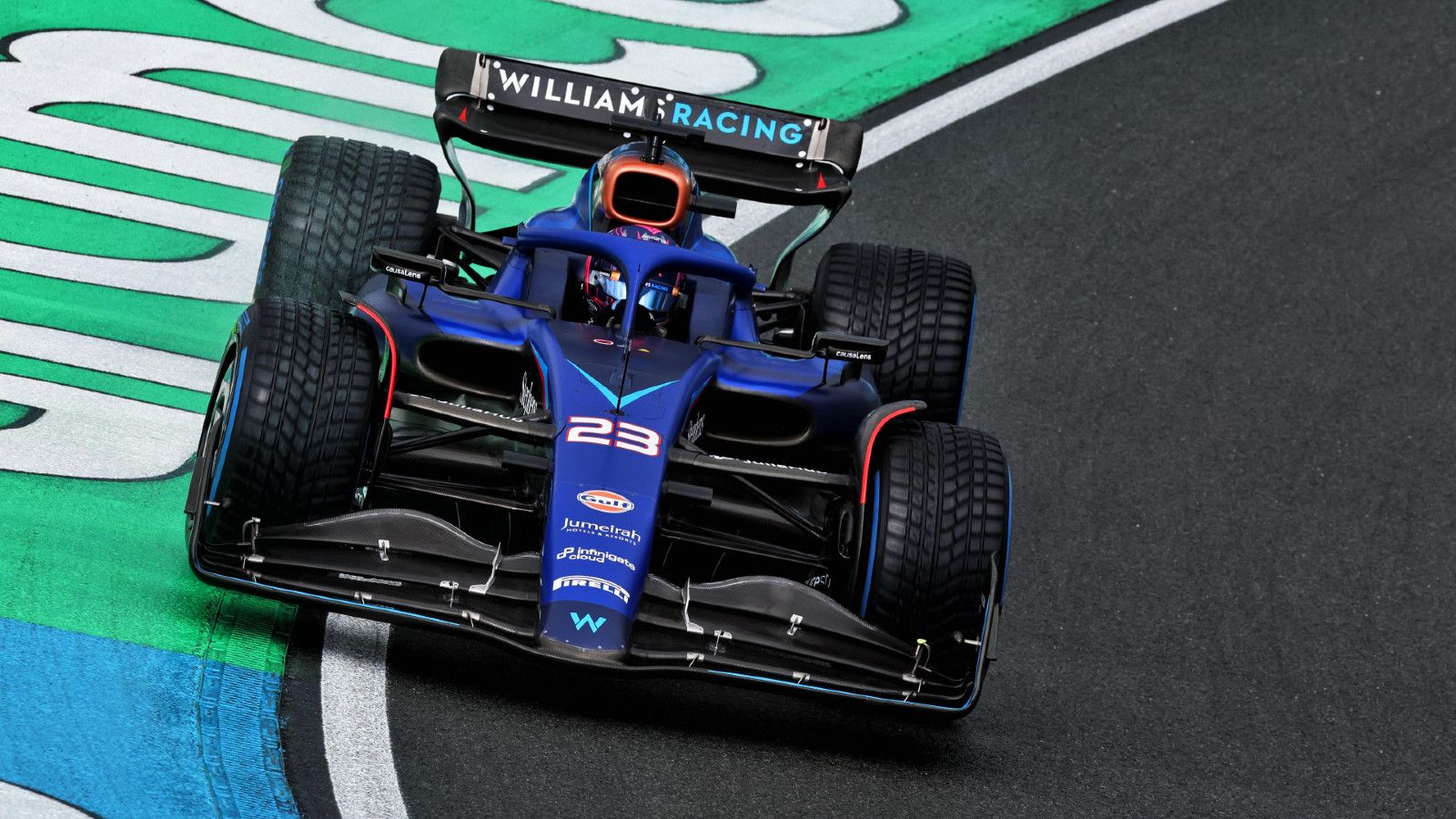 雷诺车队横扫阿斯顿马丁，汉密尔顿高光表现