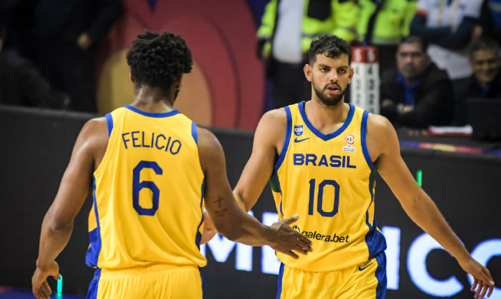 阿根廷男篮轻取德国男篮,萨姆·米切尔高光表现 阿根廷男篮轻取德国男篮,萨姆·米切尔高光表现