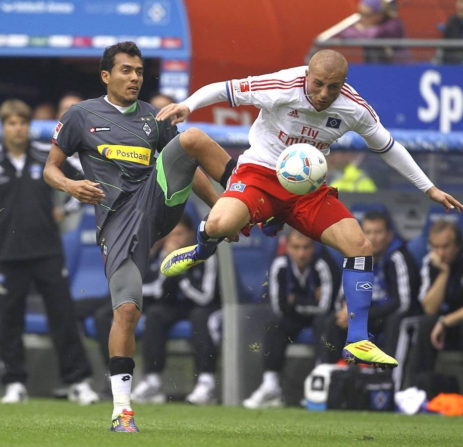 沙尔克防守不力，多场比赛失球过多成弱点