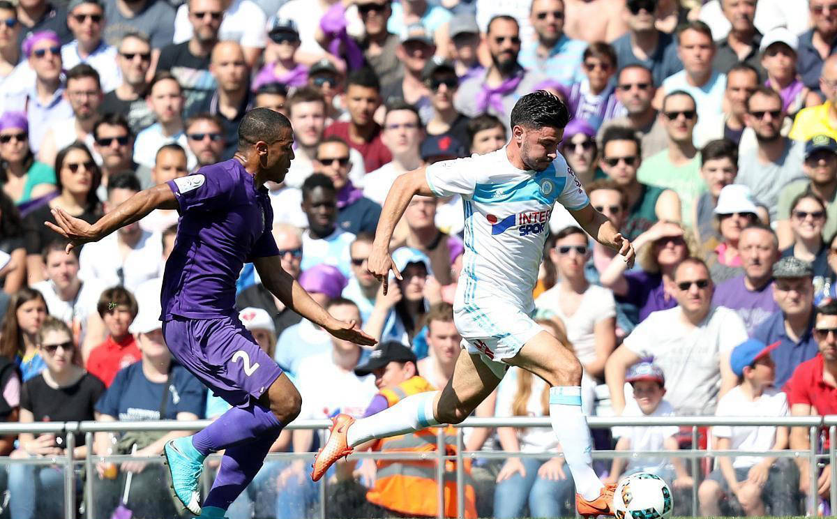 沃尔夫斯堡球队表现低迷,积分榜下滑 沃尔夫斯堡球队表现低迷,积分榜下滑