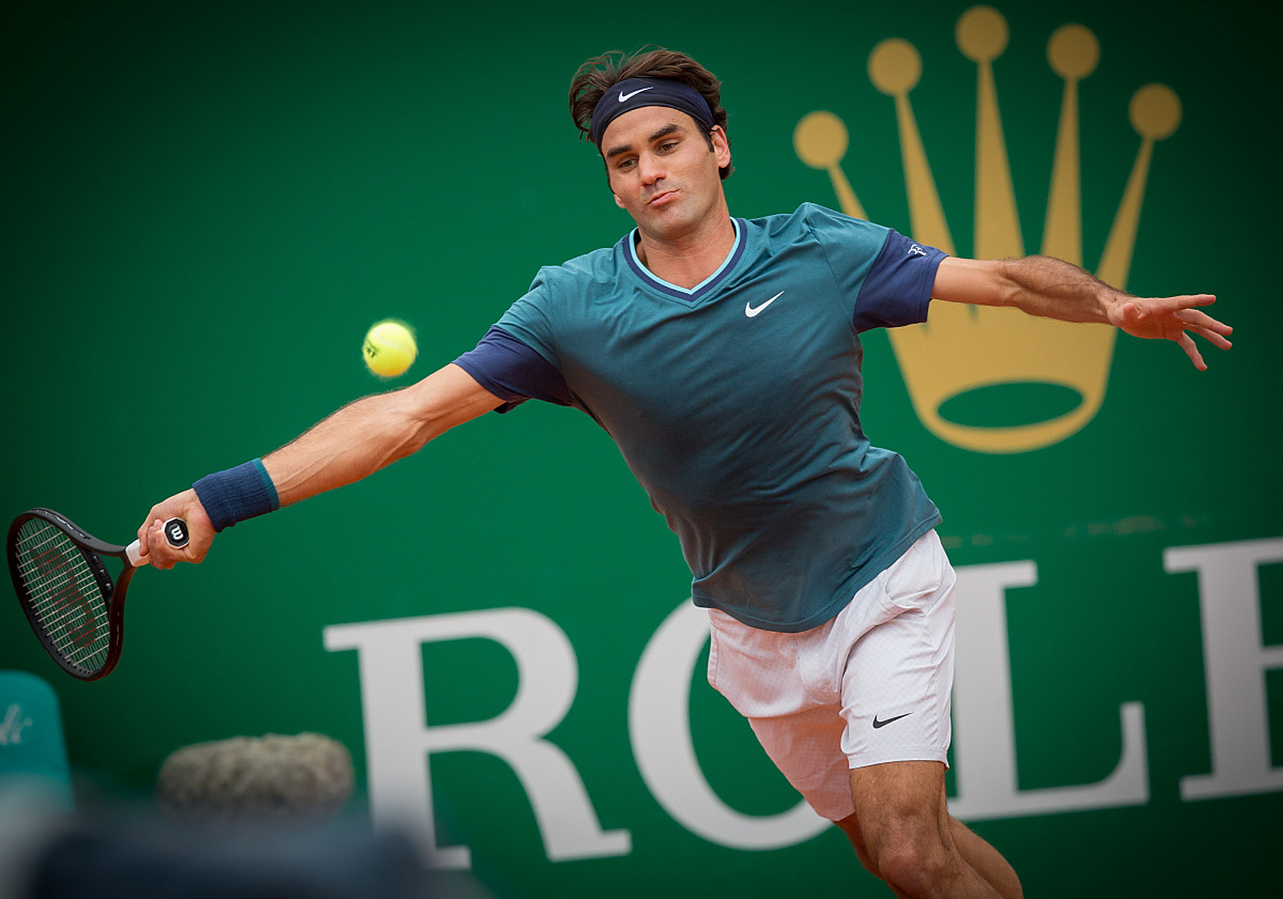 世界网球队力克意大利网球队，德约科维奇关键制胜