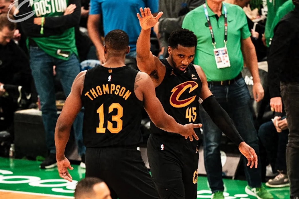 凯尔特人队外线火力全开,势不可挡 凯尔特人队外线火力全开,势不可挡