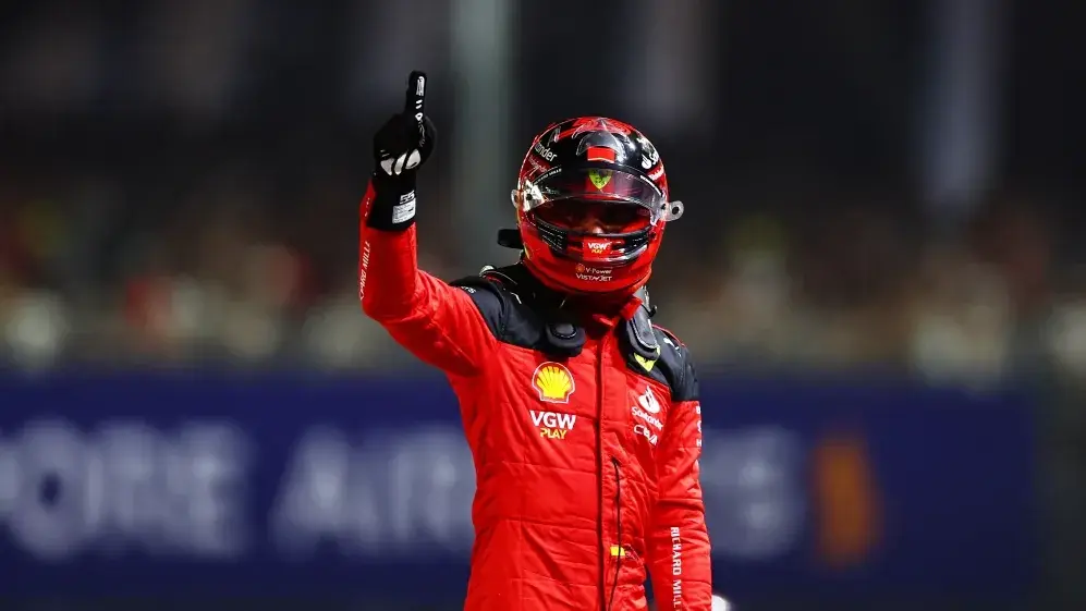 红牛二队横扫法拉利，塞恩斯状态火热