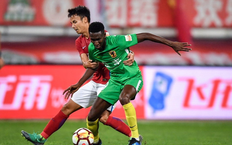 河南建业客场战胜大连实德,豪取胜利 河南建业客场战胜大连实德,豪取胜利