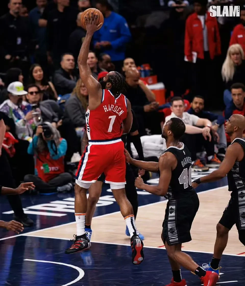 篮网完胜法国男篮,保罗一己之力扛起全队 篮网完胜法国男篮,保罗一己之力扛起全队