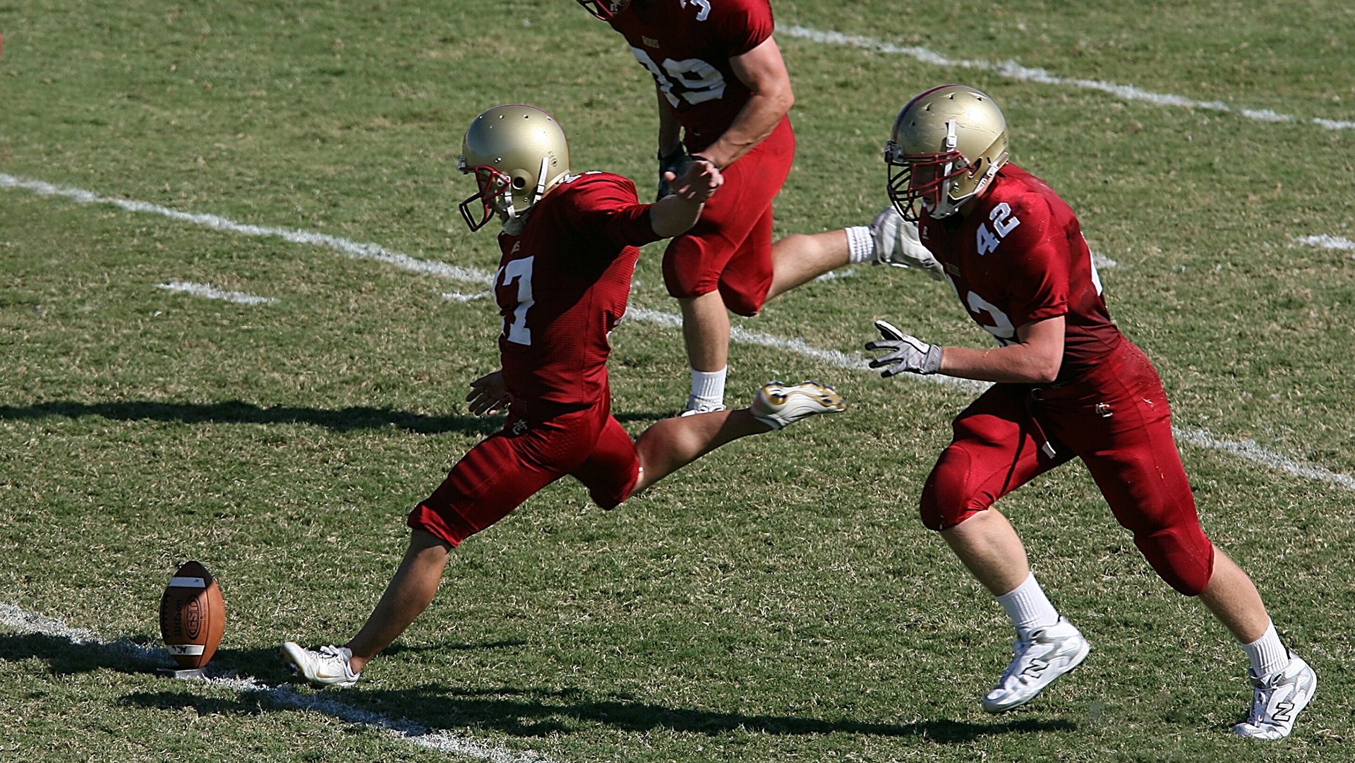 西甲国家德比之夜，阿坎吉成为胜负手，一记头球改写历史